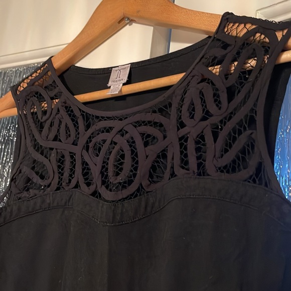 Tristan Crew Neck Tank - Picture 2 of 4